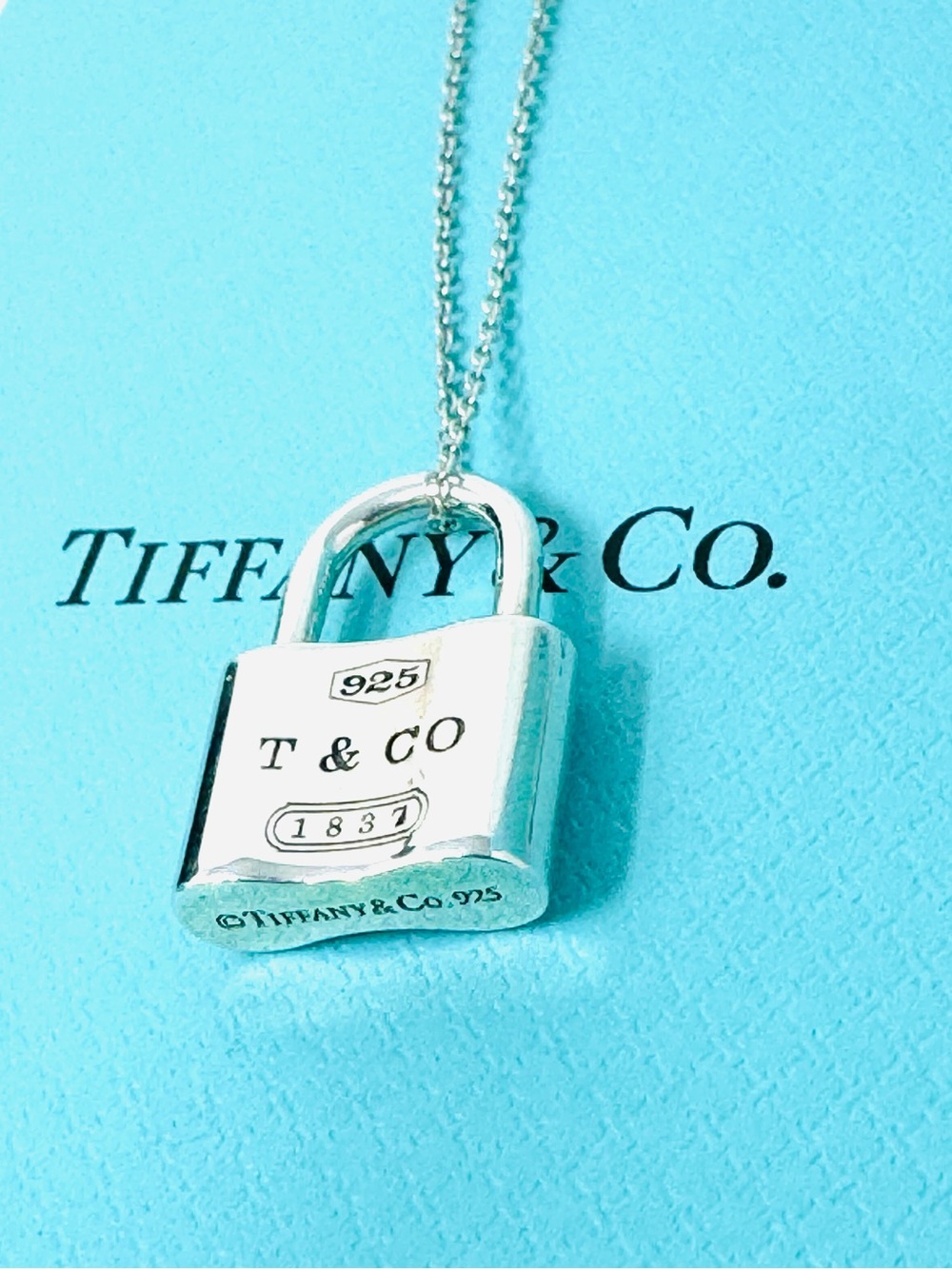 Authentic Tiffany & Co. (T&Co 1837 Padlock) Pendant Necklace. - Picture 7 of 9